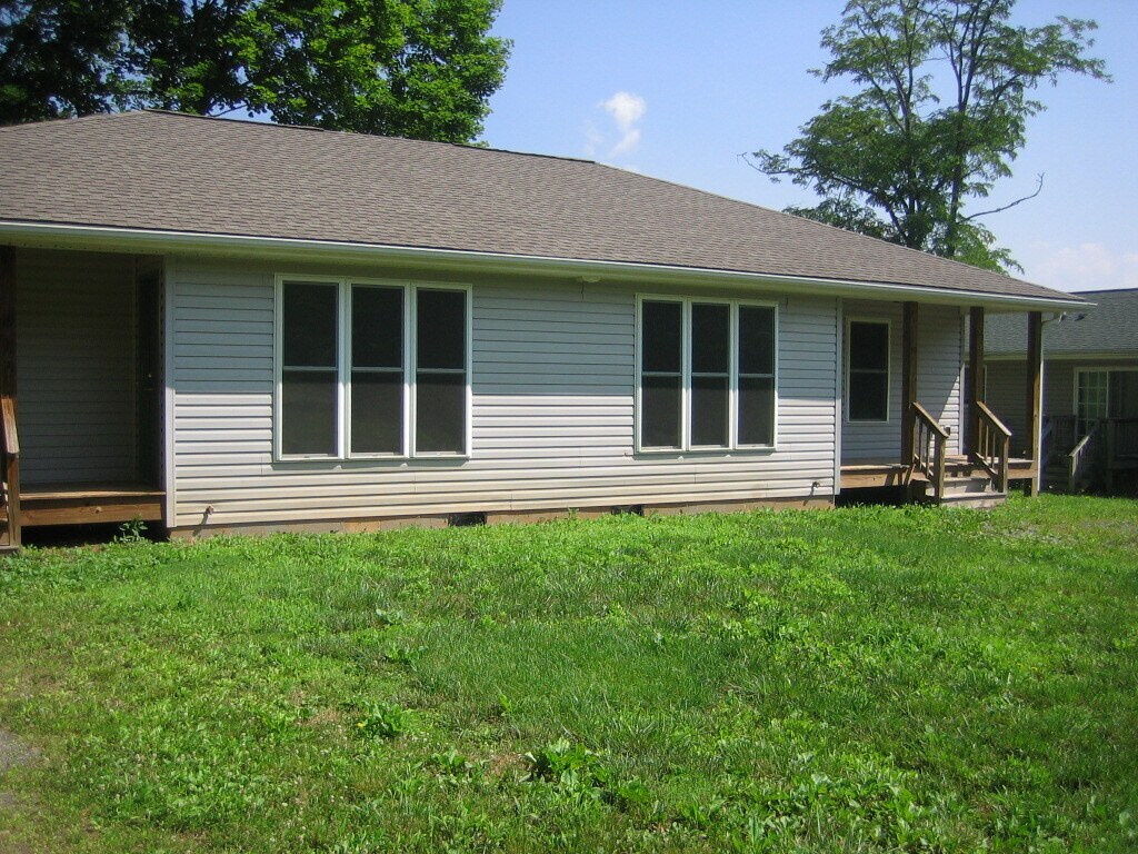 22 Half Moon Dr Unit A, Swannanoa, NC 28778 Apartments in Swannanoa