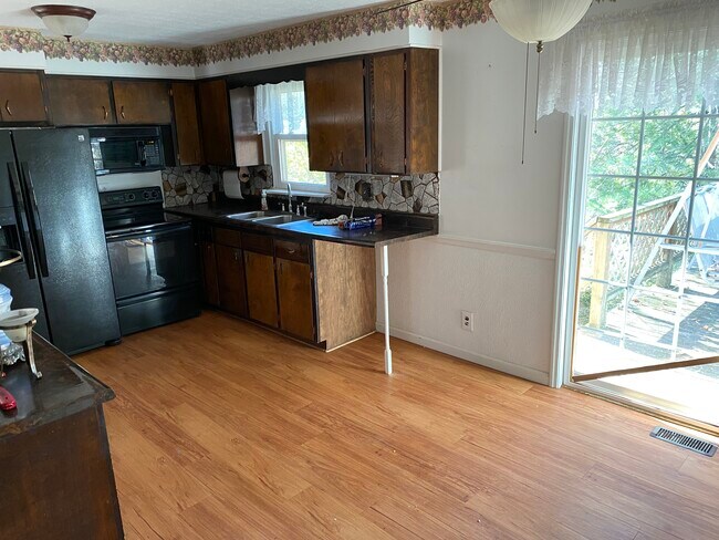 Building Photo - 121 Field Grove Ct