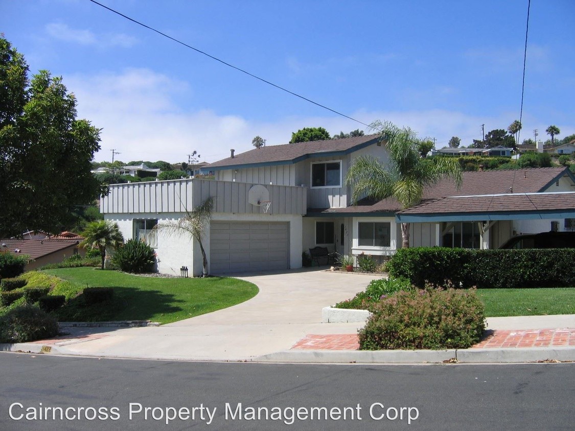Foto principal - 5 br, 3 bath House - 1422 Yost Dr.