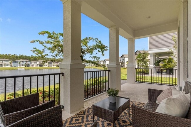 Building Photo - 440 Venetian Palms Blvd