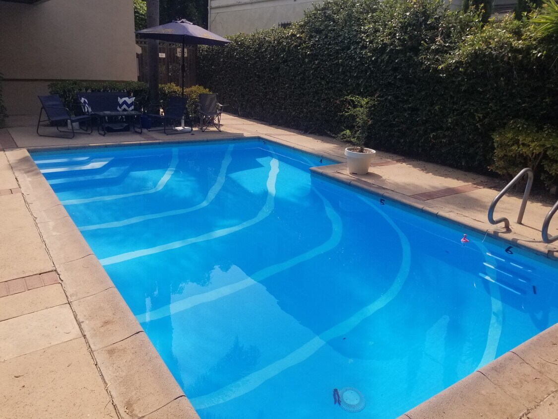 Courtyard Pool - 5971 Chula Vista Way