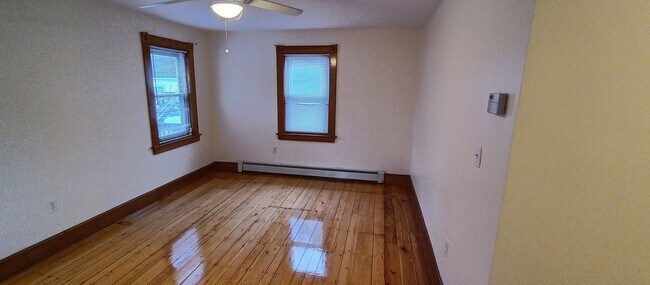 Building Photo - 376 Grove St