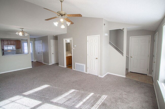 Foto del edificio - 647 Country Squire Ct
