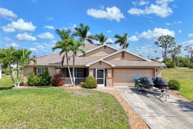 Live in Style in Cape Coral’s Desirable Bu... - Live in Style in Cape Coral’s Desirable Bu... House