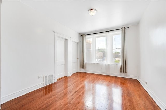 Building Photo - 3639 S Archer Ave