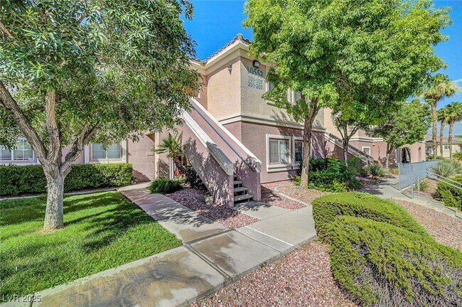 Foto del edificio - 10552 Pine Pointe Ave