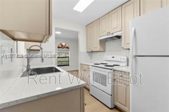 Photo - 5629 Taft St Apartment