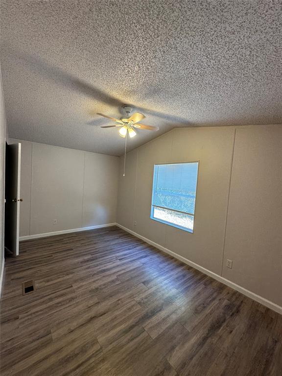 Foto del edificio - 530 Opal Ln