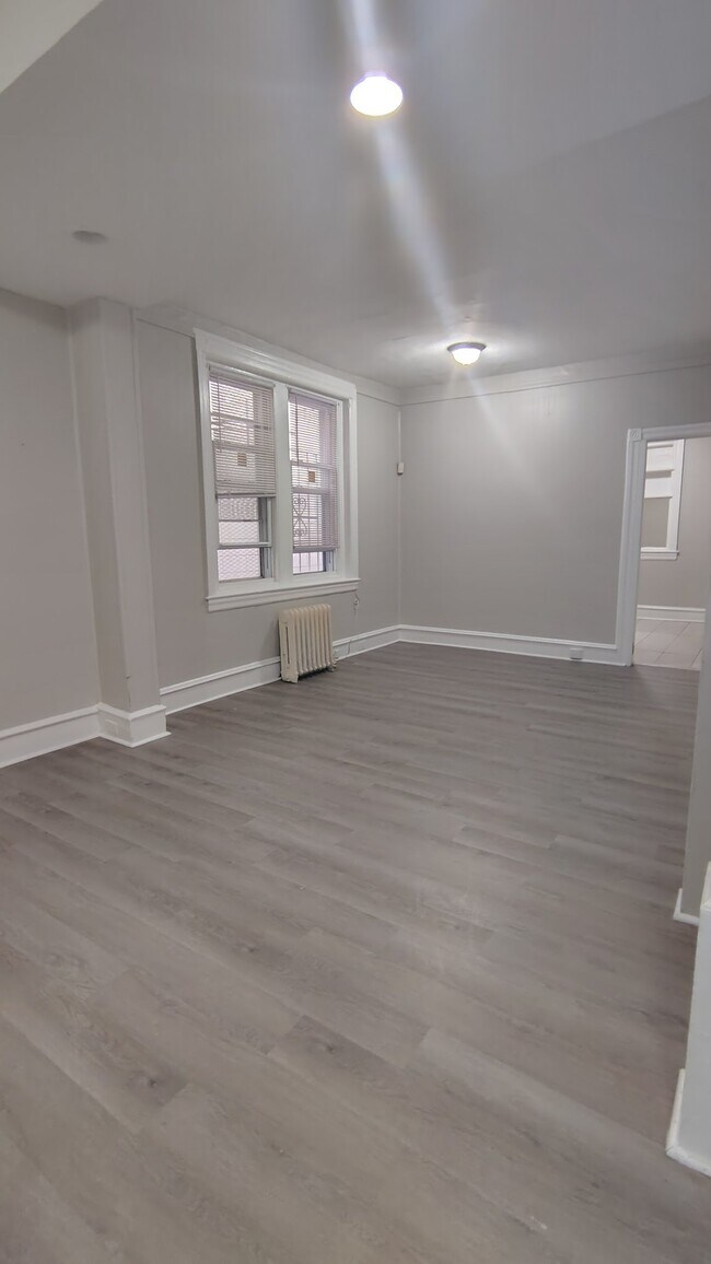 Foto del edificio - 155 N 56th St