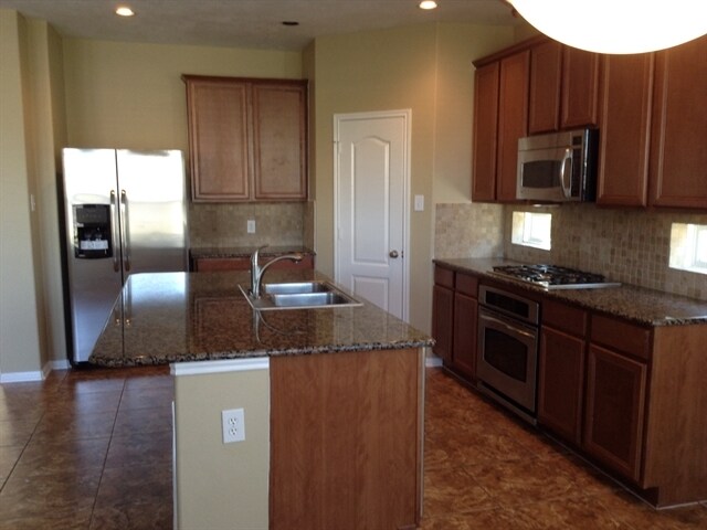 Foto del edificio - 5718 Emerald Brook Ln