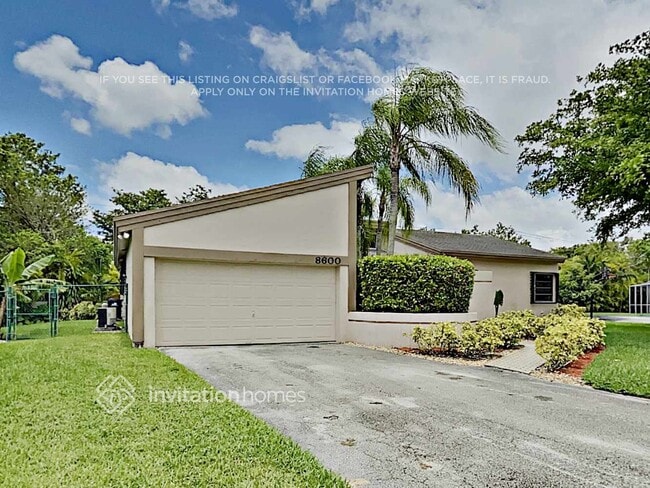 Building Photo - 8600 SW 140th Terrace