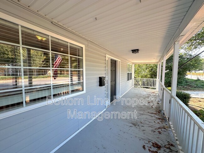 Foto del edificio - 1310 Parkwood Ave