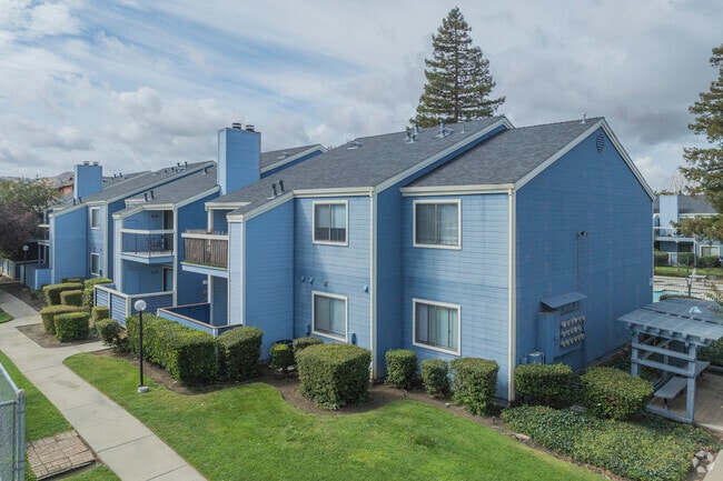 Alternate Exterior - Mosaic Apartments
