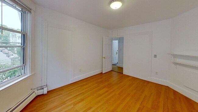Building Photo - 60 Calumet St