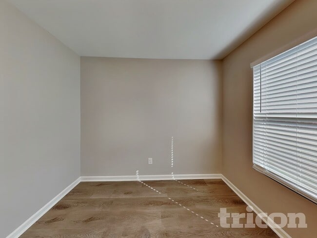 Foto del edificio - 4211 Offshore Dr