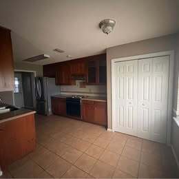 Foto del edificio - 3824 Brookfield Dr