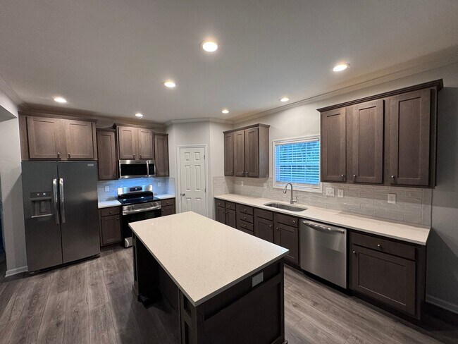 Foto del edificio - 2424 Buckner Clark Rd