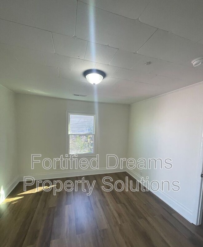 Foto del edificio - 1408 Diggs Blvd