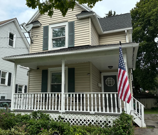 Building Photo - 215 East Ave