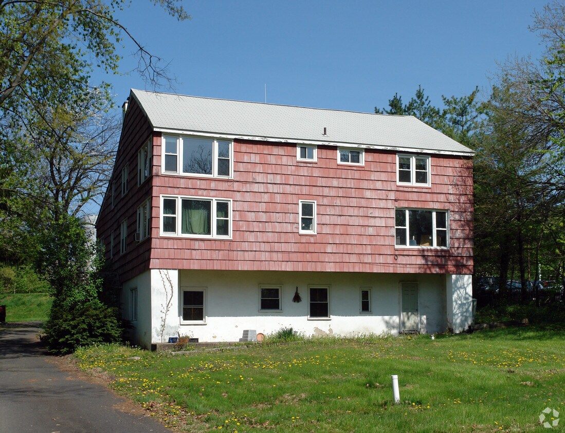 931 N Trooper Rd Apartments in Norristown, PA