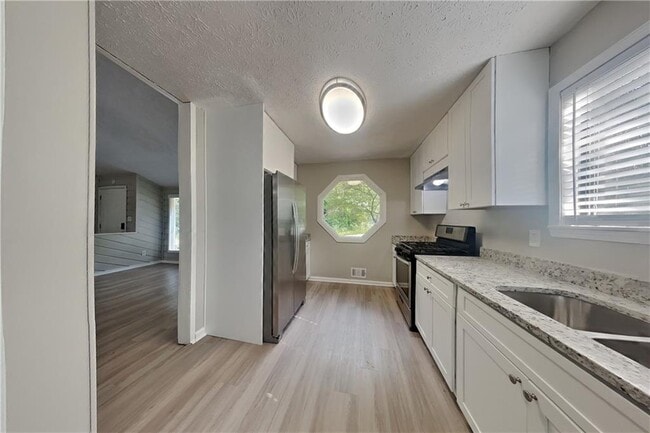 Foto del edificio - 2719 Valleyhill Dr