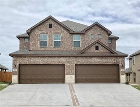 Building Photo - 1016 Sierra Vista Ct