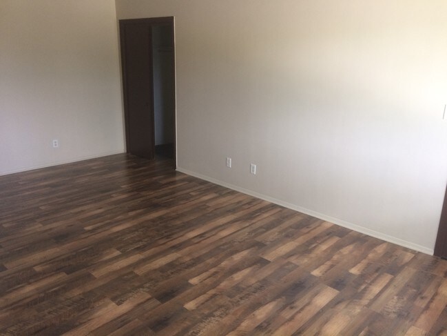 Foto del edificio - 505 Schroeder Ave