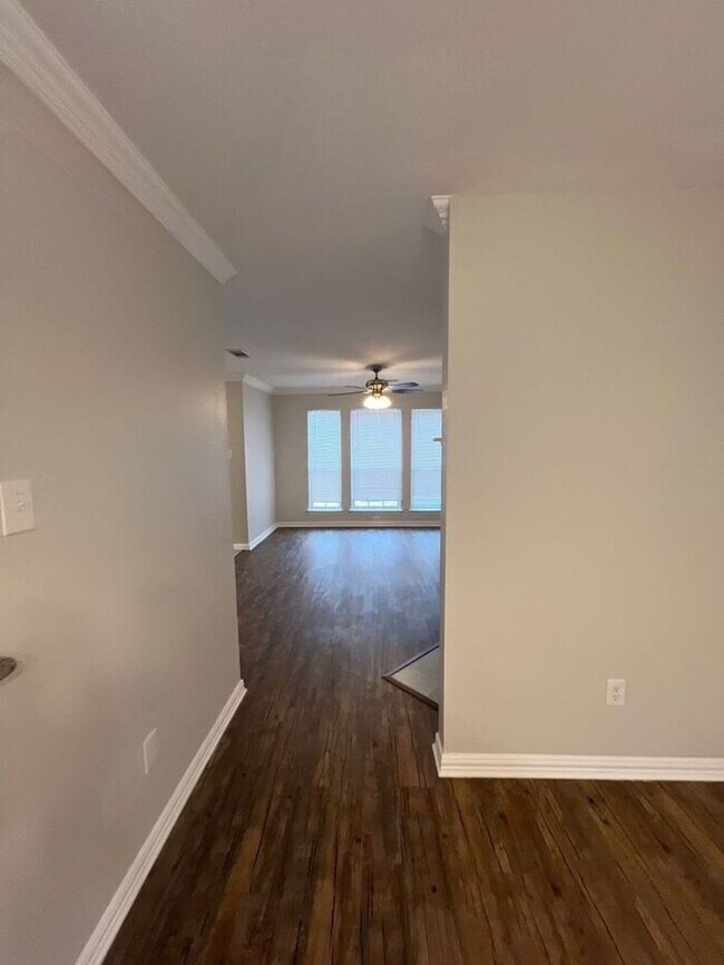 Foto del edificio - **Modern 3BR/2.5BA Home with Garage & Spac...