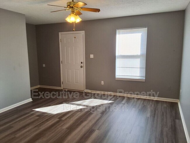 Foto del edificio - 1113 Crowne Pointe Dr