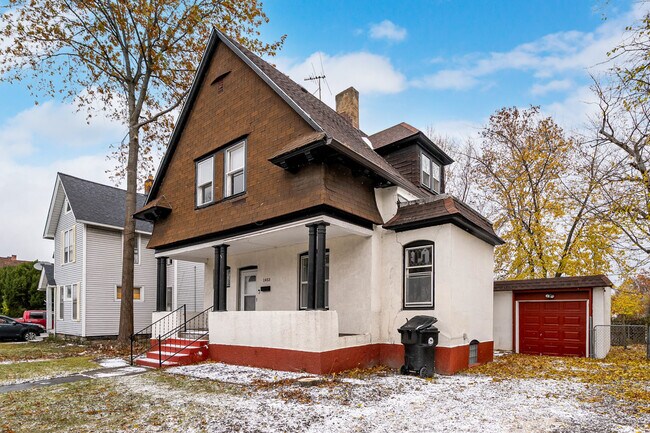 Foto del edificio - 1453 W 101st St