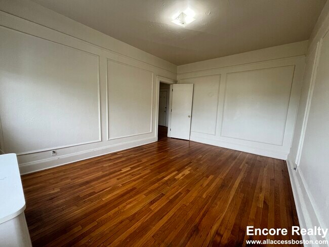 Building Photo - 1687 Commonwealth Ave