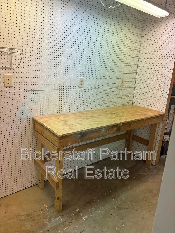 Foto del edificio - 6129 Charing Dr