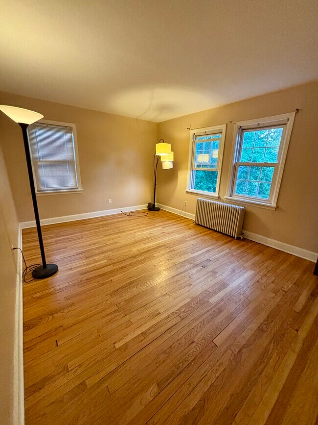 Living Room - 2228 Crescent Rd
