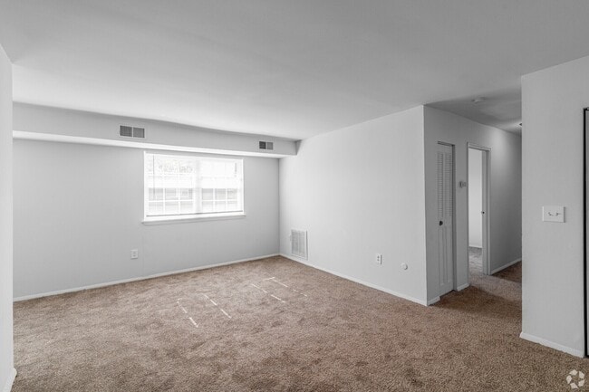 TP15.jpg - Towne Point Apartments