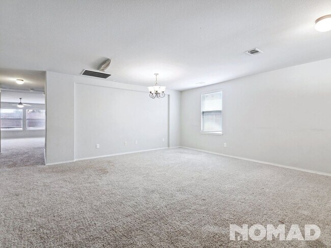 Foto del edificio - 5 Bedroom Single Family Home in Frisco
