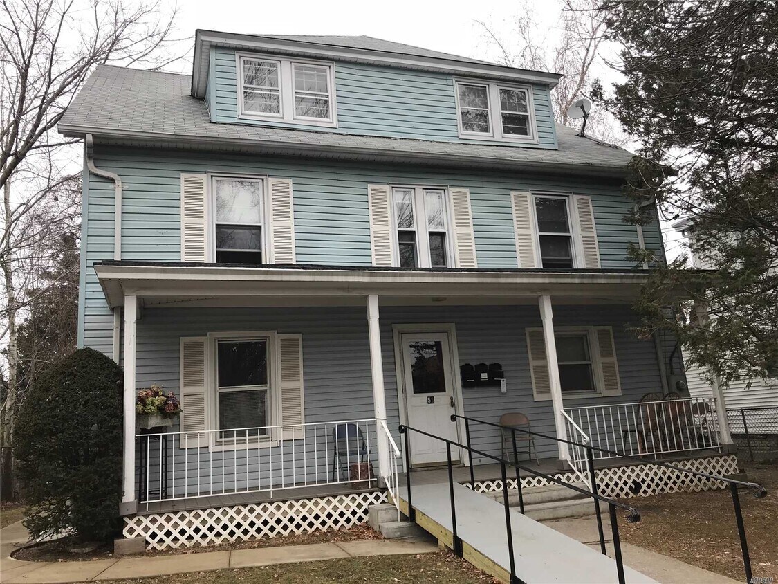 Primary Photo - 58 Coles St