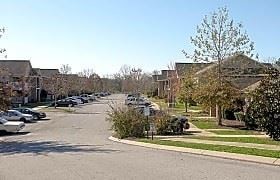 Building Photo - 100-500 Stonebridge Way