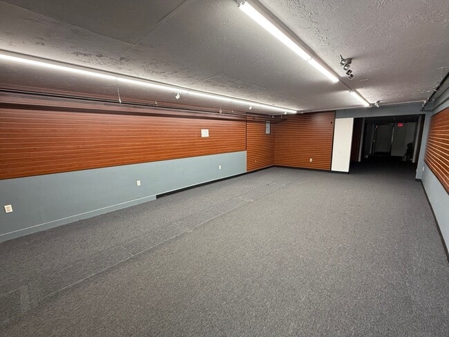 Building Photo - 590 Summer St