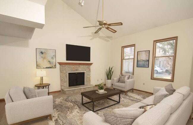 Building Photo - 6228 Sawmill Woods Dr