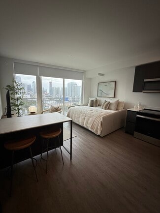 Building Photo - 162 NE 22nd St