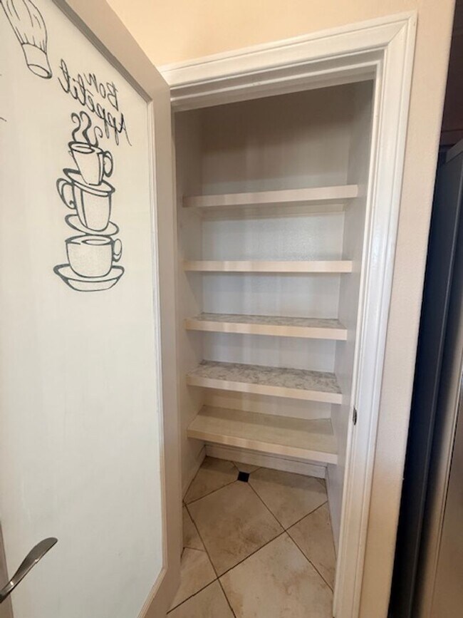 Building Photo - Beautiful Oceanview Hills house