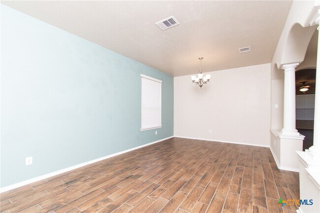 Foto del edificio - 2403 Black Orchid Dr