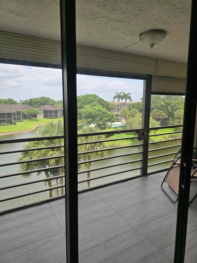 Building Photo - 7580 Regency Lake Dr