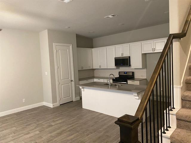 Foto del edificio - 4244 Wetstone Ln