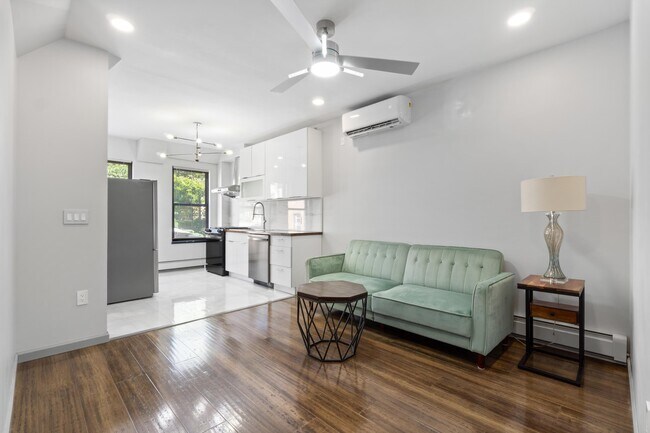 Foto del edificio - 232 1st St