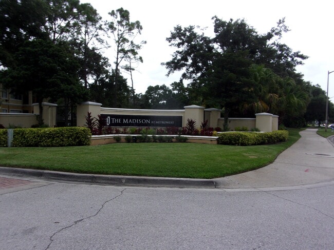 Building Photo - 2564 Robert Trent Jones Dr