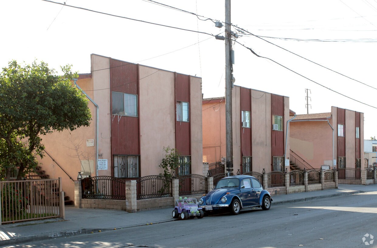 Foto del edificio - 7610-7618 Wilcox Ave
