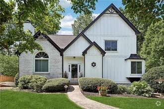 Building Photo - 5600 Surrey Ct