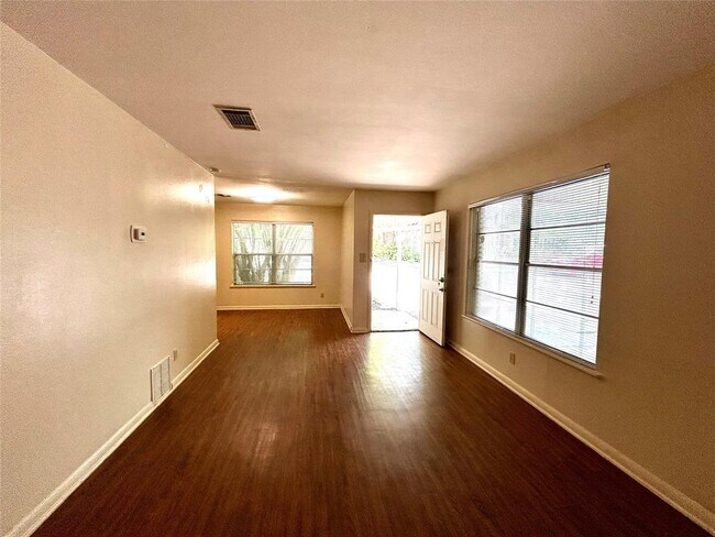 Foto del edificio - 607 Bellevue Pl