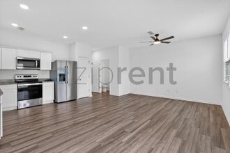 Building Photo - Unit